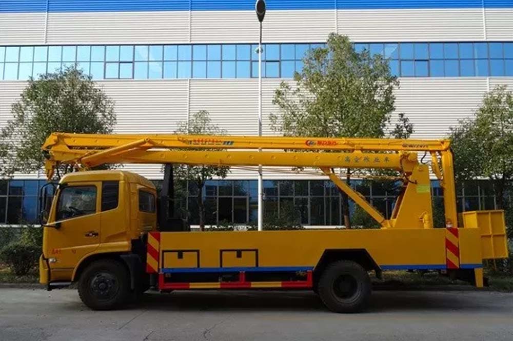 22米東風(fēng)天錦國(guó)五高空作業(yè)車(chē)圖片2
