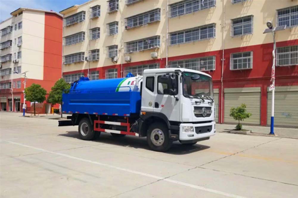 東風(fēng)多利卡D9國(guó)六清洗吸污車(chē)圖片2