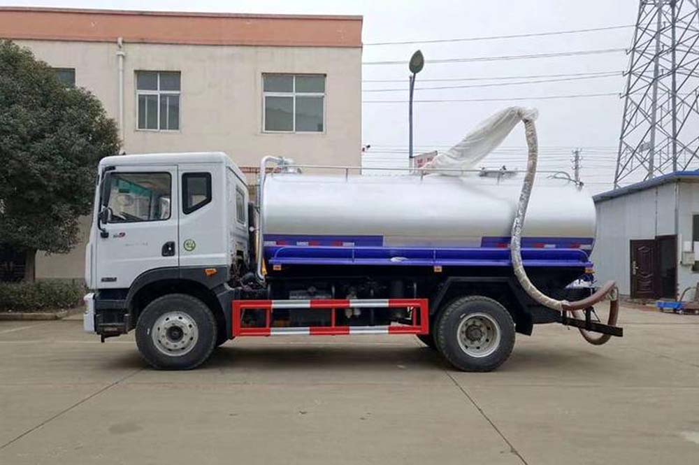 12方東風(fēng)D9國(guó)六吸糞車(chē)圖片2